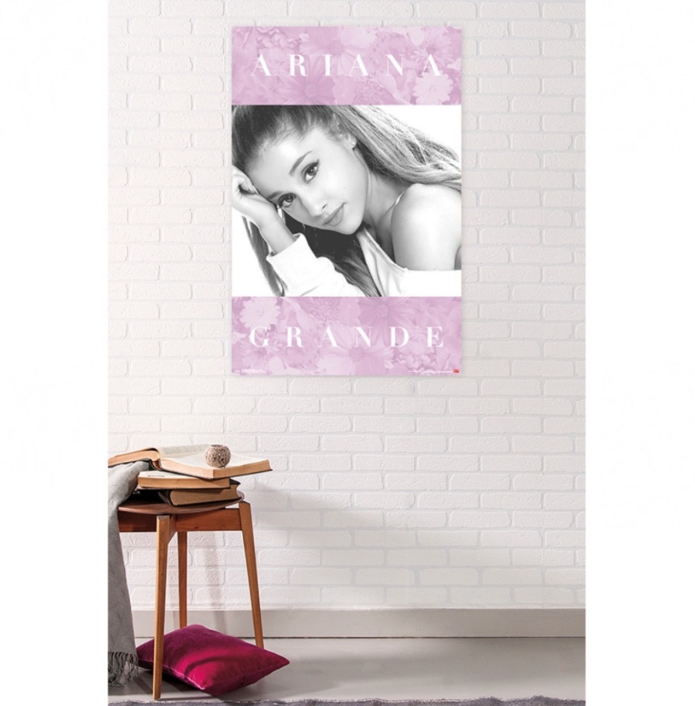Ariana Grande Poster